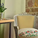 Cunda Lena بيت ضيافة 2*
