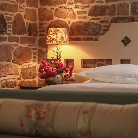 Cunda Lena Konukevi 2*