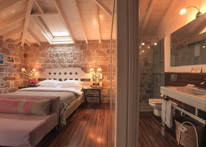 Cunda Lena Konukevi 2*