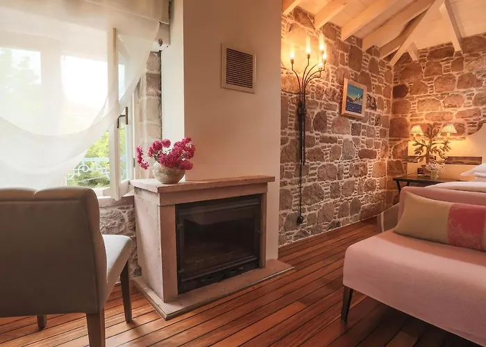 Pensión Cunda Lena 2*